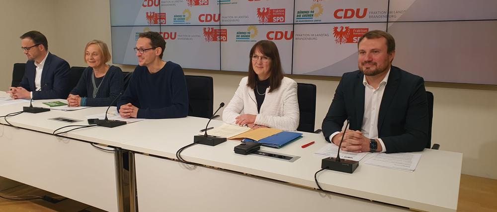 Präsentation des „Brandenburg-Pakets“ im Landtag 