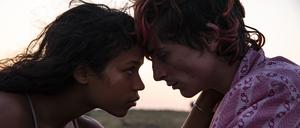 Maren (Taylor Russell) und Lee (Timothée Chalamet) durchstreifen Amerika auf der Suche nach Nahrung. 