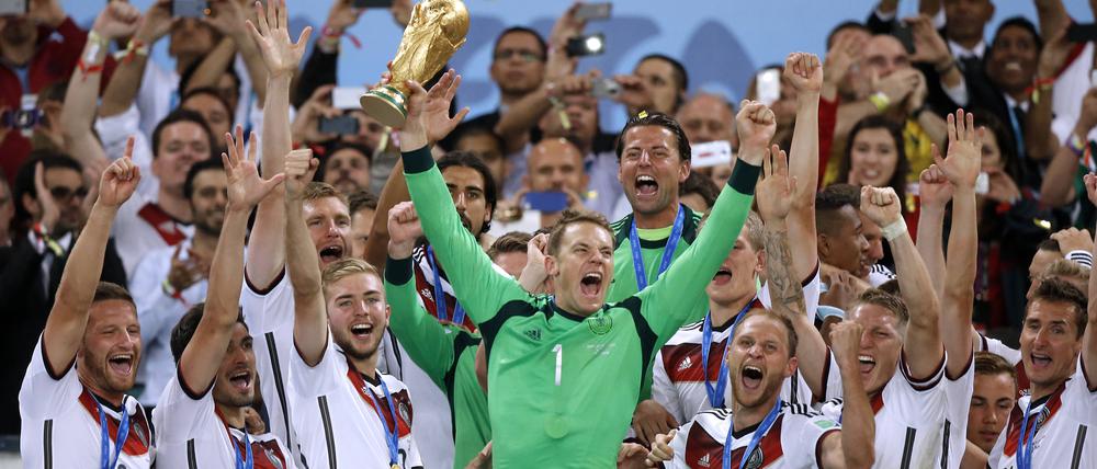 Auf Wiedervorlage. Nach 2014 in Rio will Manuel Neuer mit der Nationalmannschaft auf 2022 in Doha den Weltpokal gewinnen.
