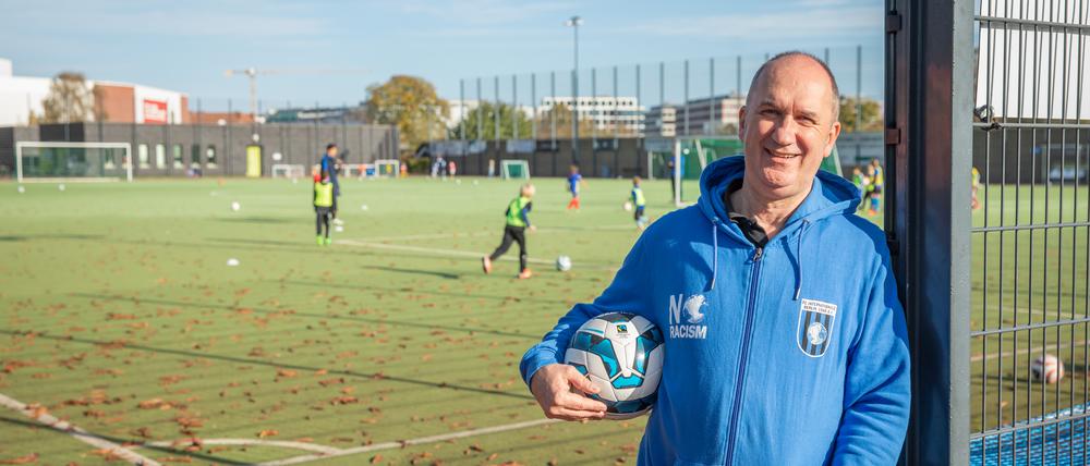 „Bei uns geht es um Fußball. Klar. Es geht aber auch um die Frage, in was für einer Gesellschaft wir leben wollen“, sagt Gerd Thomas, Erster Vorsitzender des FC Internationale.
