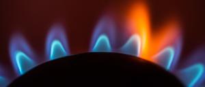Die Flamme eines Gasherdes
