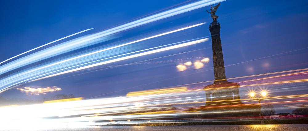 An der Siegessäule kam es in der Nacht auf Donnerstag zu einem Unfall in Folge einer Verfolgungsjagd mit der Polizei.