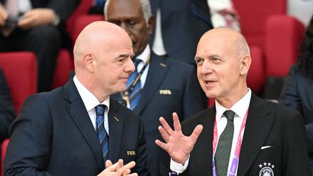 Fifa-Präsident Giovanni Infantino (links) mit DFB-Präsident Bernd Neuendorf bei der WM in Katar.
