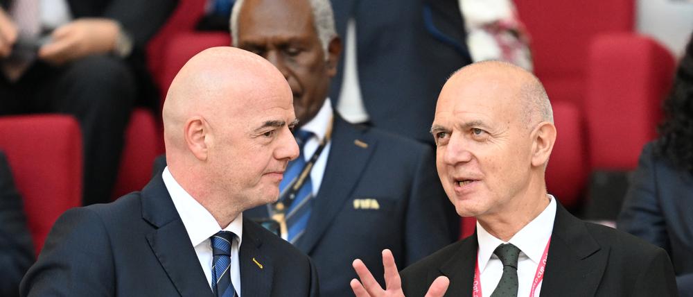Fifa-Präsident Giovanni Infantino (links) mit DFB-Präsident Bernd Neuendorf bei der WM in Katar.