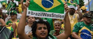 Anhänger des ehemaligen Präsidenten Jair Bolsonaro sorgen für Chaos und Tumult auf den Straßen.
