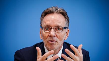 Der Präsident des Bundeskriminalamts warnt davor, dass Cyberkriminelle vermehrt öffentliche Verwaltungen, Hochschulen und Arztpraxen in Deutschland ins Visier nehmen (Archivbild).