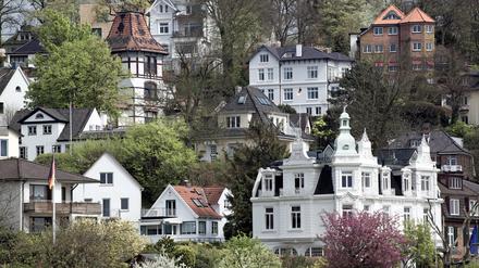 Altbau Villen in Hamburg Blankenese im Herbst 2019: Hier wohnen die Menschen, die von der Vermögenssteuer der Linken betroffen wären. 