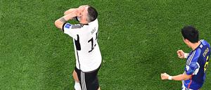 Nicht zu fassen. Niklas Süle leistete zu beiden Toren der Japaner einen wichtigen Beitrag.
