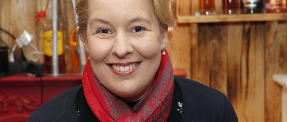Franziska Giffey in Weihnachts- und Wahlkampfstimmung.