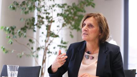 Britta Ernst (SPD) folgte einem GEW-Vorschlag, als sie die Verbeamtung von Lehrkräften ohne Master-Abschluss anregte.