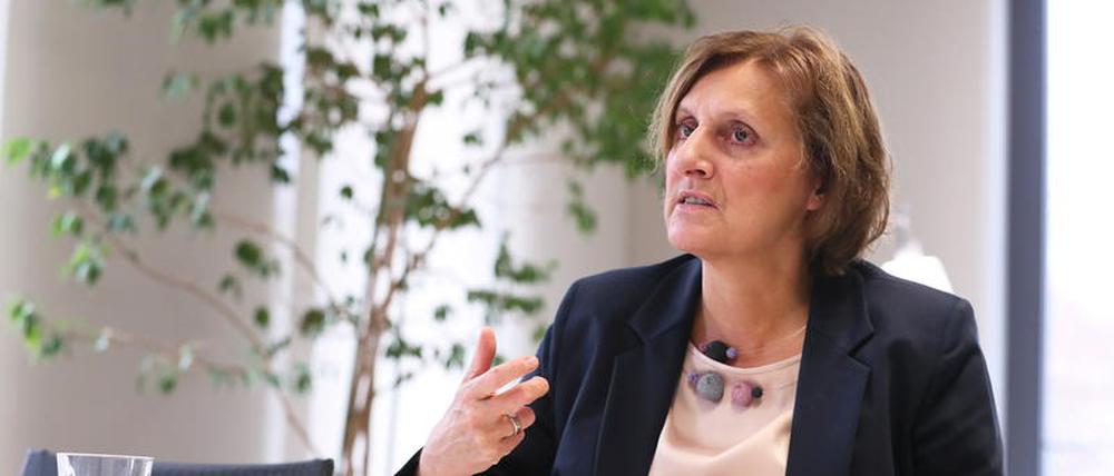 Britta Ernst (SPD) folgte einem GEW-Vorschlag, als sie die Verbeamtung von Lehrkräften ohne Master-Abschluss anregte.