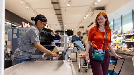 Diva oder Notfall. Wer vorgelassen werden möchte an der Supermarktkasse, sollte einen guten Grund haben.