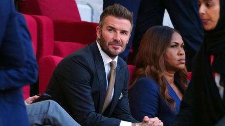 Gutes Geschäft. David Beckham beim Geld verdienen.