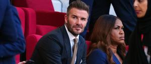 Gutes Geschäft. David Beckham beim Geld verdienen.