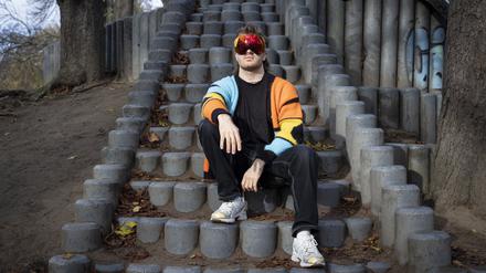 Der Wilmersdorfer Hip-Hop-Künstler Ski Aggu hütet viele Mysterien. Einige davon gab er dem Tagesspiegel preis.