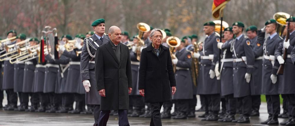 Bundeskanzler Olaf Scholz SPD und  Elisabeth Borne, Ministerpräsidentin der Französischen Republik.