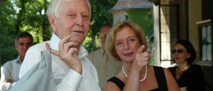 Hans Magnus Enzensberger mit Brandenburgs Kulturministerin Johanna Wanka, 2005.