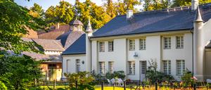 Kleines Schloss Lanke bei Lankwitz nördlich von Berlin. Man kann Ferienwohnungen mieten. Handout 2022.
