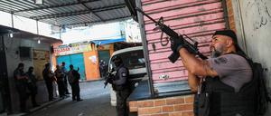 Polizisten während einer Operation in Rio de Jainero (Symbolbild)