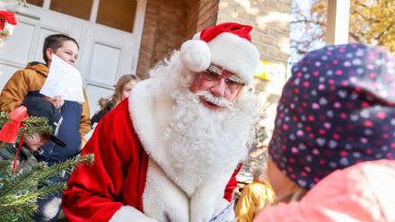 Die Nachfrage nach Weihnachtsmännern steigt wieder deutlich. 