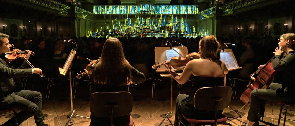 Das Auftakt-Streichquartett spielt Bach