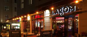 Im Restaurant Lagom läuft Fußball. Auf große Begeisterung trifft das bei den Gästen nicht.