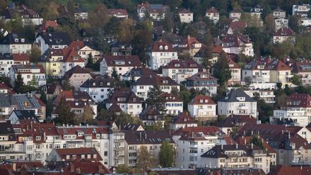 Wer geerbte Immobilien nicht selber nutzt, muss Erbensteuer zahlen. Die Freibeträge sind schon jetzt sehr hoch.