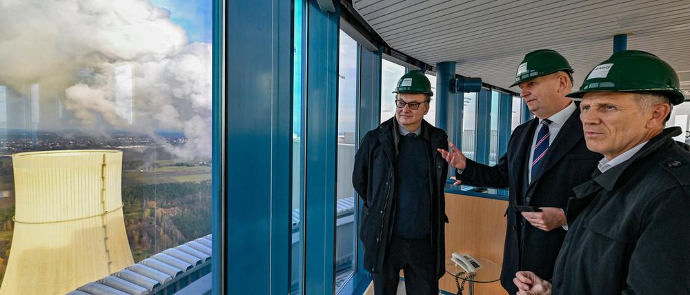 Brandenburgs Ministerpräsident Dietmar Woidke hatte den tschechischen Botschafter Tomáš Kafka in das Kraftwerk eingeladen.