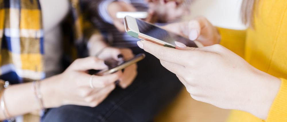 Klassenchat und Kitagruppe. Alles wird über Whatsapp organisiert – oder auch nicht?