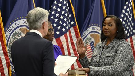 Vereidigung. Lisa D. Cook wurde im Mai Mitglied des Gouverneursrats des US-amerikanischen Federal Reserve System. Nominiert worden war sie von US-Präsident Joe Biden. 