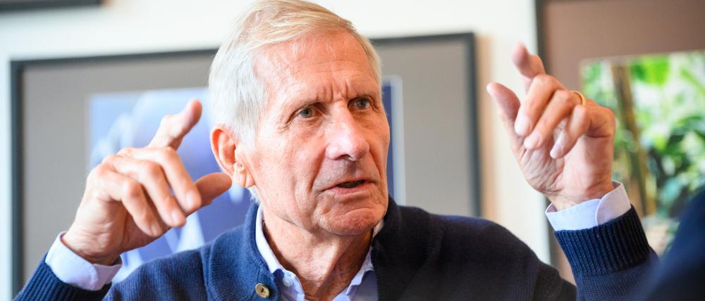 Ulrich Wickert, Journalist und Autor, lebt in Hamburg.