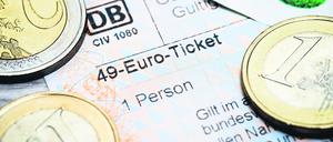 Das 49-Euro-Ticket soll nun zum 1. April 2023 starten.
