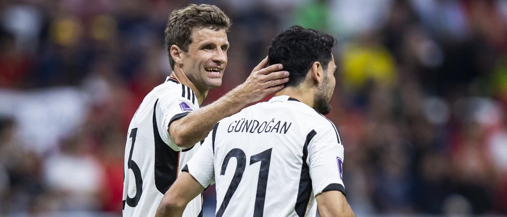 Die DFB-Spieler Thomas Müller (l.) und Ilkay Gündogan
