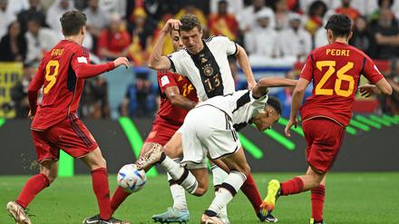 Auf der Suche nach dem Raum. Die deutschen Angreifer müssen sich gegen Costa Rica auf eine massierte Abwehr einstellen. 