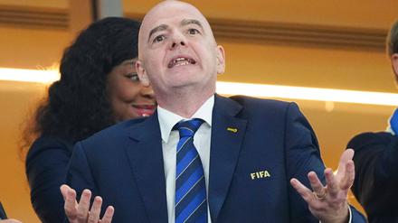 Gianni Infantino hat sich mit seinen Äußerungen bei der WM lächerlich gemacht.