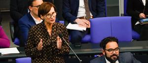 Bettina Stark-Watzinger, Bundesministerin für Bildung und Forschung (FDP), spricht auf einer Pressekonferenz von einem Einwanderungsgesetz mit einem Punktesystem. 