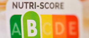 Der Nutri-Score soll Verbraucherinnen und Verbrauchern die Auswahl gesunder Lebensmittel erleichtern. Das funktioniert oft gut, doch an manchen Stellen muss nachgesteuert werden.