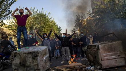 Seit fast drei Monaten gehen Iranerinnen und Iraner auf die Straße, um gegen das Regime zu demonstrieren.
