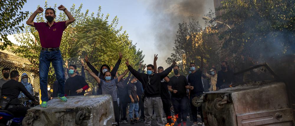 Seit fast drei Monaten gehen Iranerinnen und Iraner auf die Straße, um gegen das Regime zu demonstrieren.