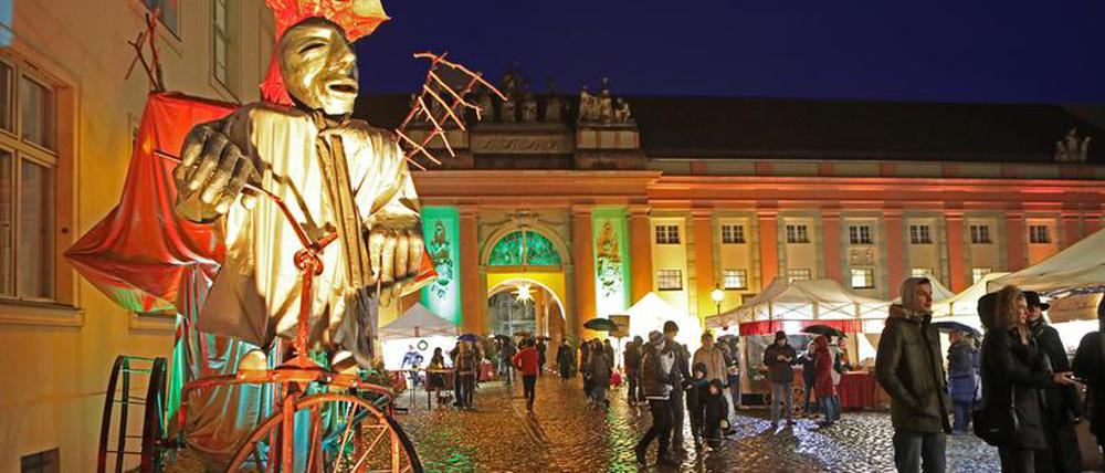 Sternenmarkt auf dem Kutschstallhof.