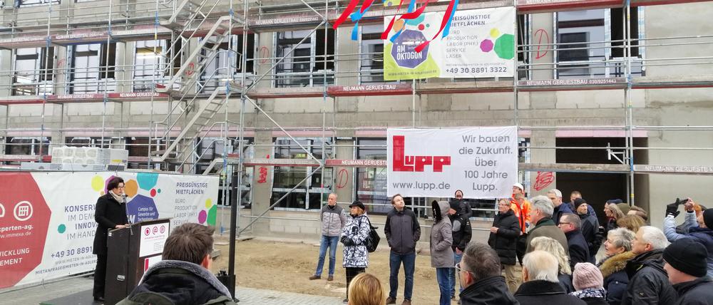 Der Rohbau für einen weiteren Büroquader „Am Oktogon“ ist fertig.