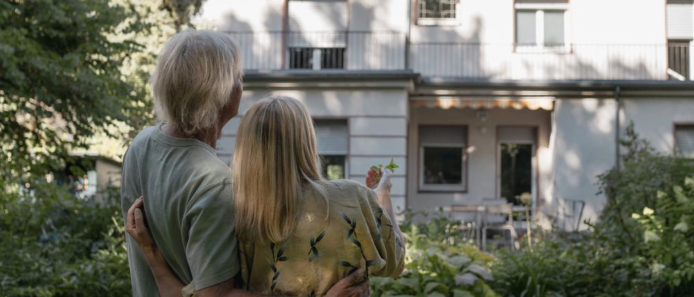 Immobilien sind teurer geworden und werden jetzt neu bewertet – das erhöht die Erbschaftsteuer.