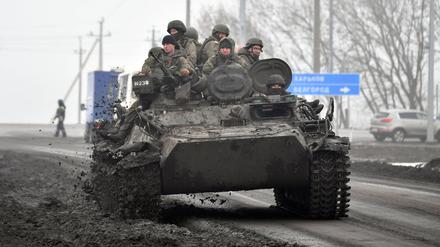 Russische Soldaten im März 2022 auf dem Weg in die Ukraine.