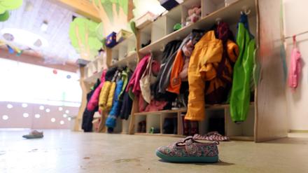 Krippe zu. Laut Pfarrer Thomas Lübke können drei der insgesamt 23 betroffenen Kinder in der anderen Einrichtung der Gemeinde unterkommen.  