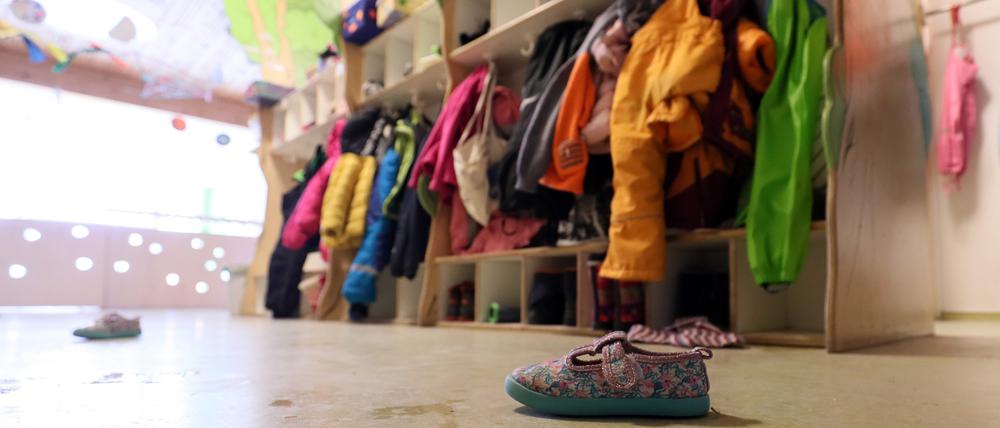 Krippe zu. Laut Pfarrer Thomas Lübke können drei der insgesamt 23 betroffenen Kinder in der anderen Einrichtung der Gemeinde unterkommen.