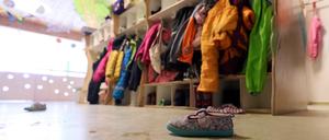 Krippe zu. Laut Pfarrer Thomas Lübke können drei der insgesamt 23 betroffenen Kinder in der anderen Einrichtung der Gemeinde unterkommen.  