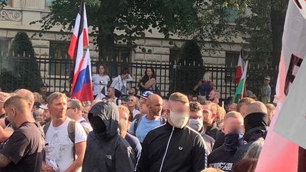 Leon R. (rechts) und weitere Eisenacher Neonazis am 29. August in Berlin.