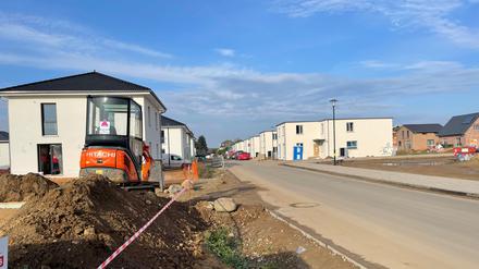 Im Berliner Umland, wie hier in Bernau (Ortsteil Schönow), wird viel gebaut. Doch bei steigenden Bau- und Grundstückspreisen ist der Neubau in den Speckgürteln deutscher Großstädte schwer erschwinglich.