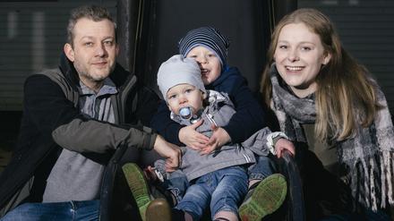 Die Familie Dilas mit Mutter Viviane, Vater Christoph und den Söhnen Tamme (4) und Béla (1)