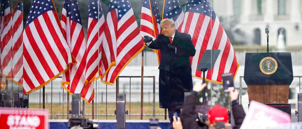 FILE PHOTO: U.S. President Donald Trump gestures at the end of his speech during a rally to contest the certification of the 2020 U.S. presidential election results by the U.S. Congress, in Washington, U.S, January 6, 2021. REUTERS/Jim Bourg/File Photo